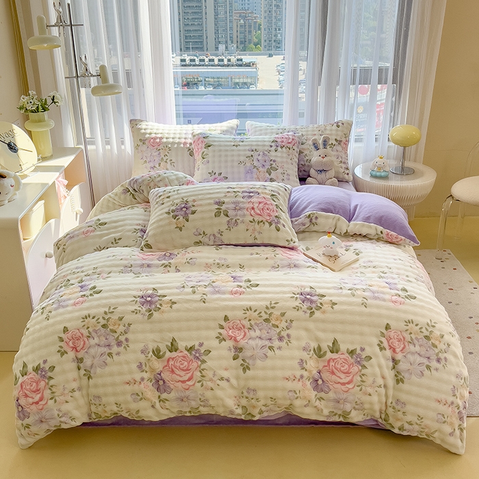 91家纺网 家纺一手货源 找家纺 摩妮卡 2025新款小清新加厚260克牛奶绒泡泡绒四件套 幽香恋曲