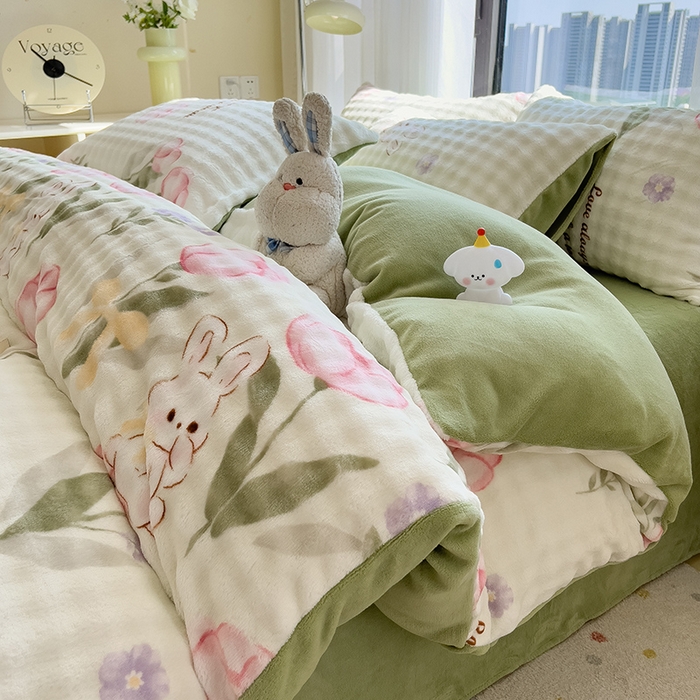 91家纺网 家纺一手货源 找家纺 摩妮卡 2025新款小清新加厚260克牛奶绒泡泡绒四件套 小兔甜甜酱