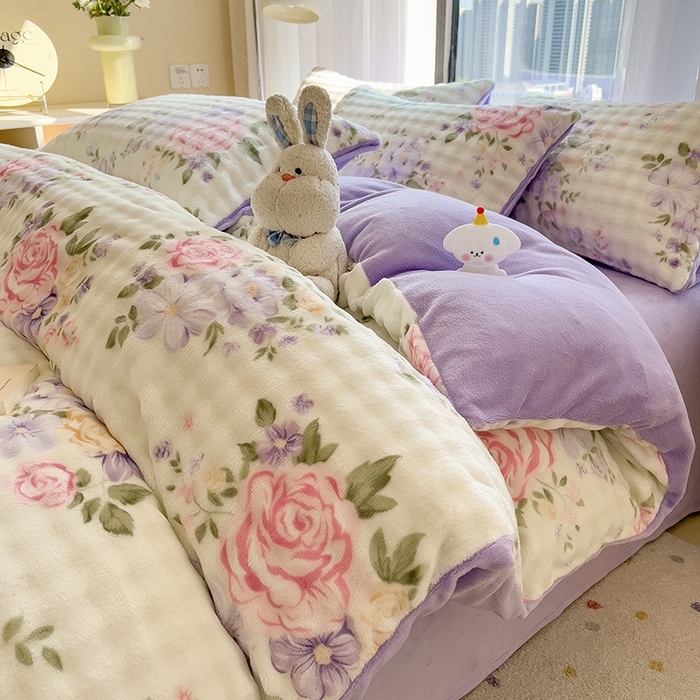 91家纺网 家纺一手货源 找家纺 摩妮卡 2025新款小清新加厚260克牛奶绒泡泡绒四件套 幽香恋曲