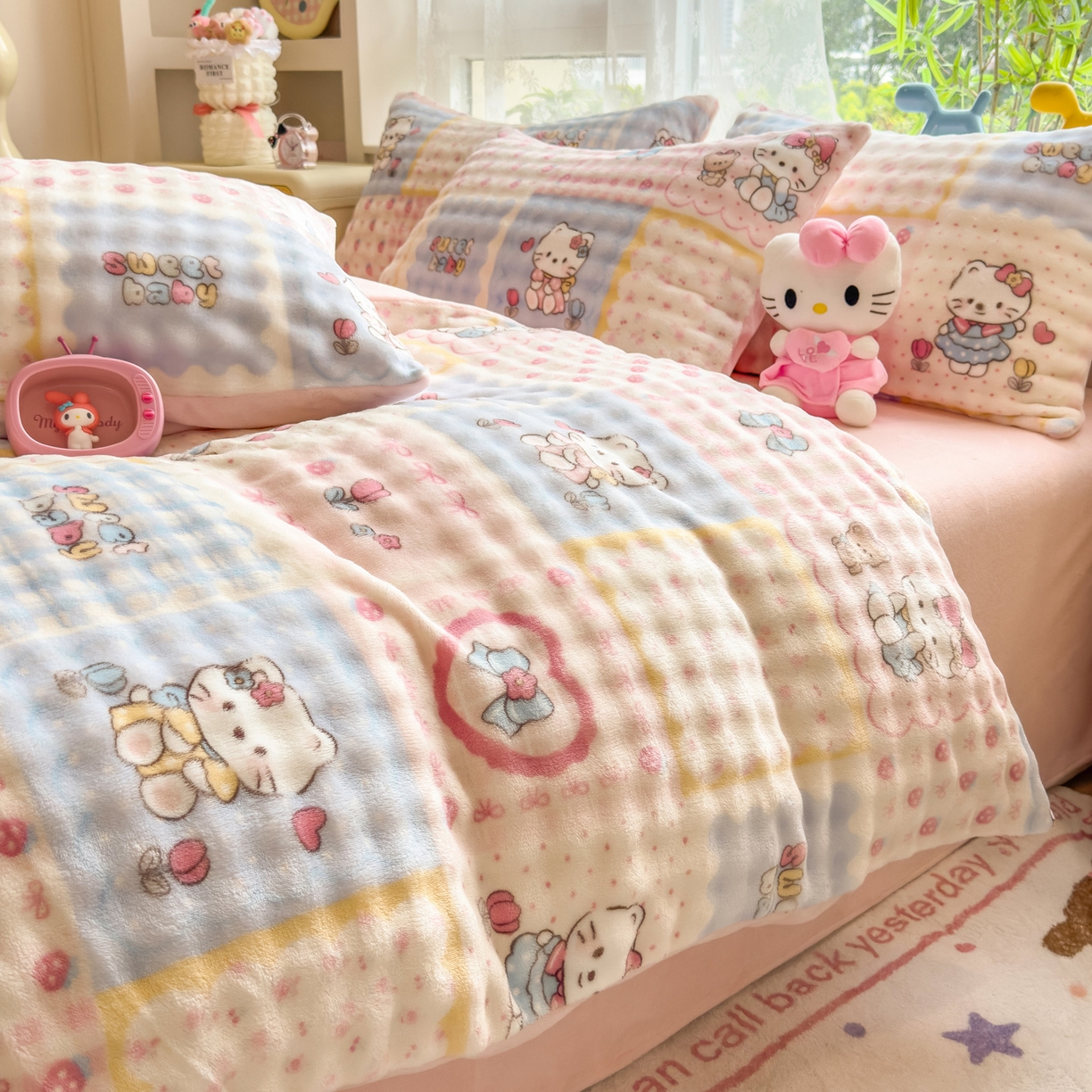 91家纺网 家纺一手货源 找家纺 摩妮卡 2025新款小清新加厚260克牛奶绒泡泡绒四件套 凯蒂小熊