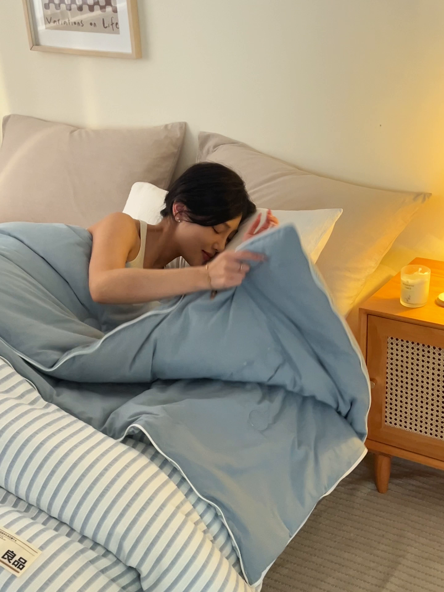 91家纺网 家纺一手货源 找家纺 子由家居 2025新款水洗简约条纹大豆子母被被子被芯 色织条纹-浅蓝