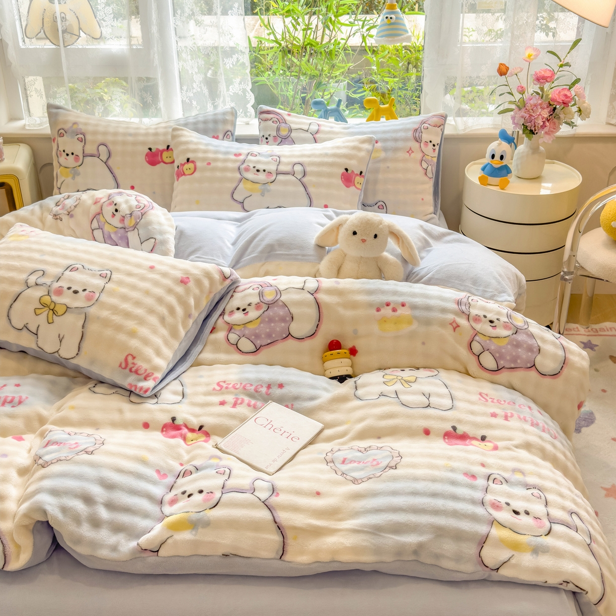 91家纺网 家纺一手货源 找家纺 摩妮卡 2025新款小清新加厚260克牛奶绒泡泡绒四件套 软萌小猫