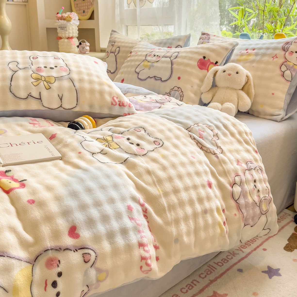 91家纺网 家纺一手货源 找家纺 摩妮卡 2025新款小清新加厚260克牛奶绒泡泡绒四件套 软萌小猫