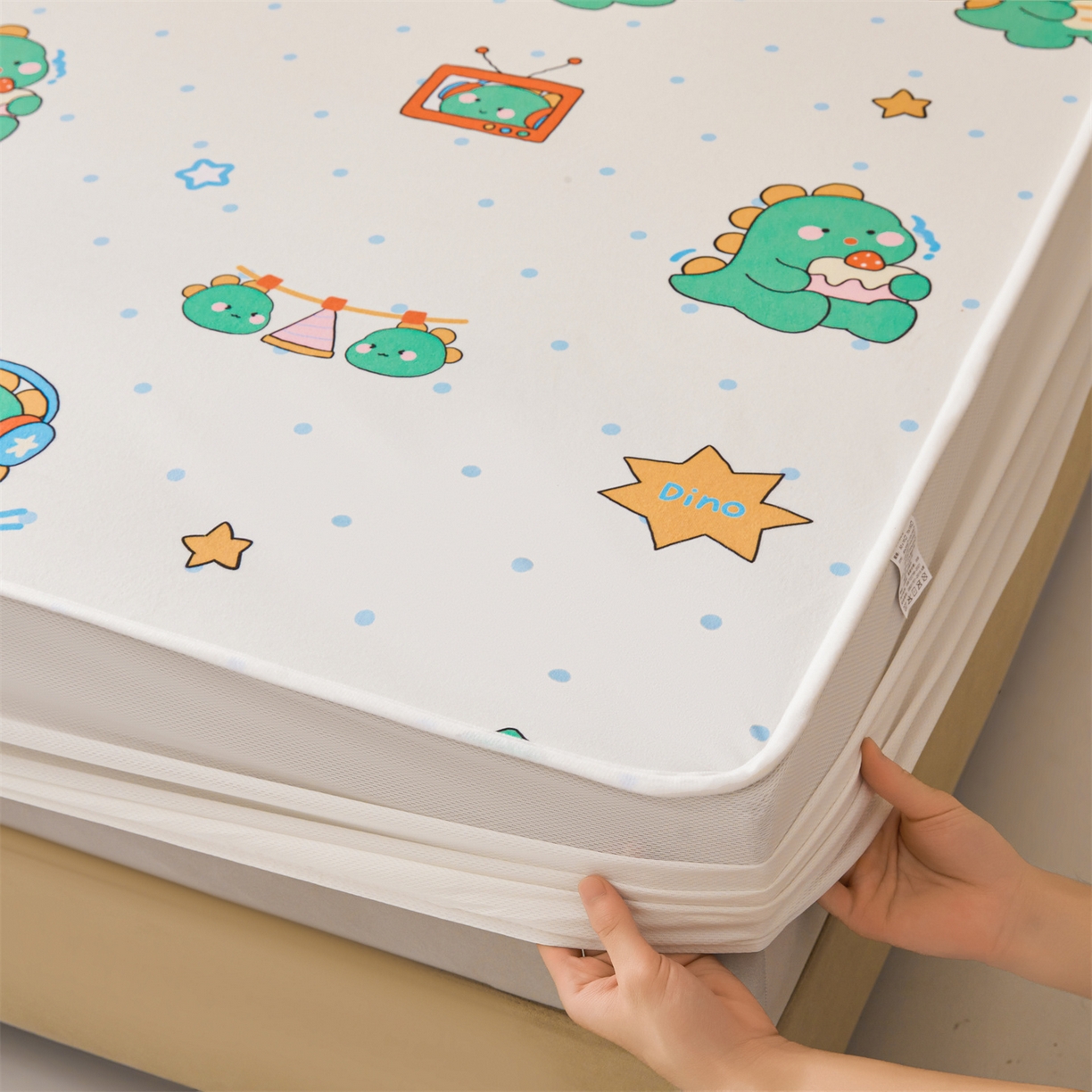 91家纺网 家纺一手货源 找家纺 雯豆家纺 2025新款TPU防水隔尿床笠防脏垫单床笠床笠单件 防水床笠-恐龙运动员