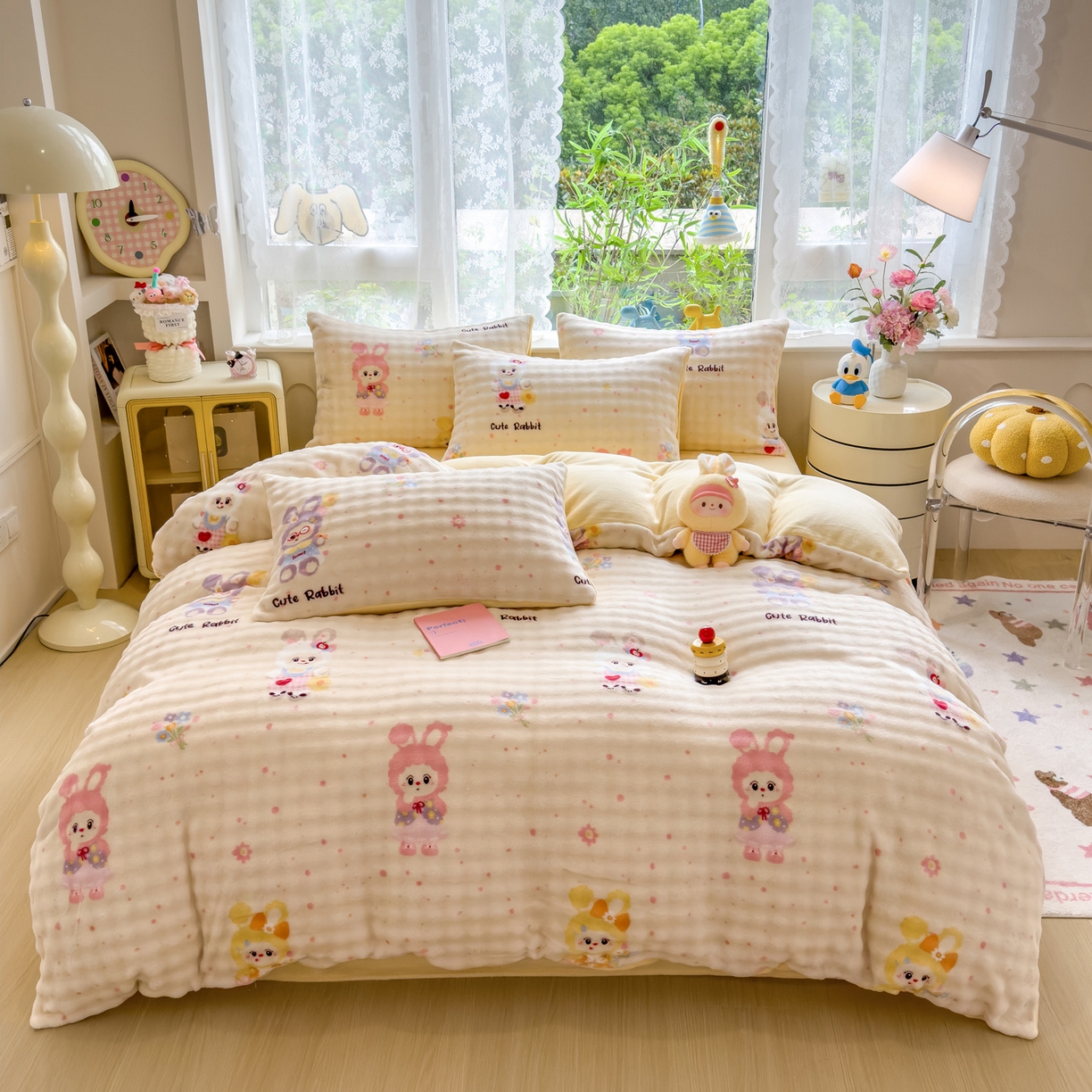 91家纺网 家纺一手货源 找家纺 摩妮卡 2025新款小清新加厚260克牛奶绒泡泡绒四件套 萌兔时光