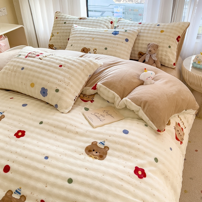 91家纺网 家纺一手货源 找家纺 摩妮卡 2025新款小清新加厚260克牛奶绒泡泡绒四件套 快乐每一天