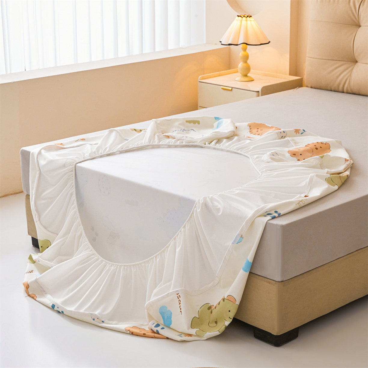 91家纺网 家纺一手货源 找家纺 雯豆家纺 2025新款TPU防水隔尿床笠防脏垫单床笠床笠单件 防水床笠-沙滩恐龙