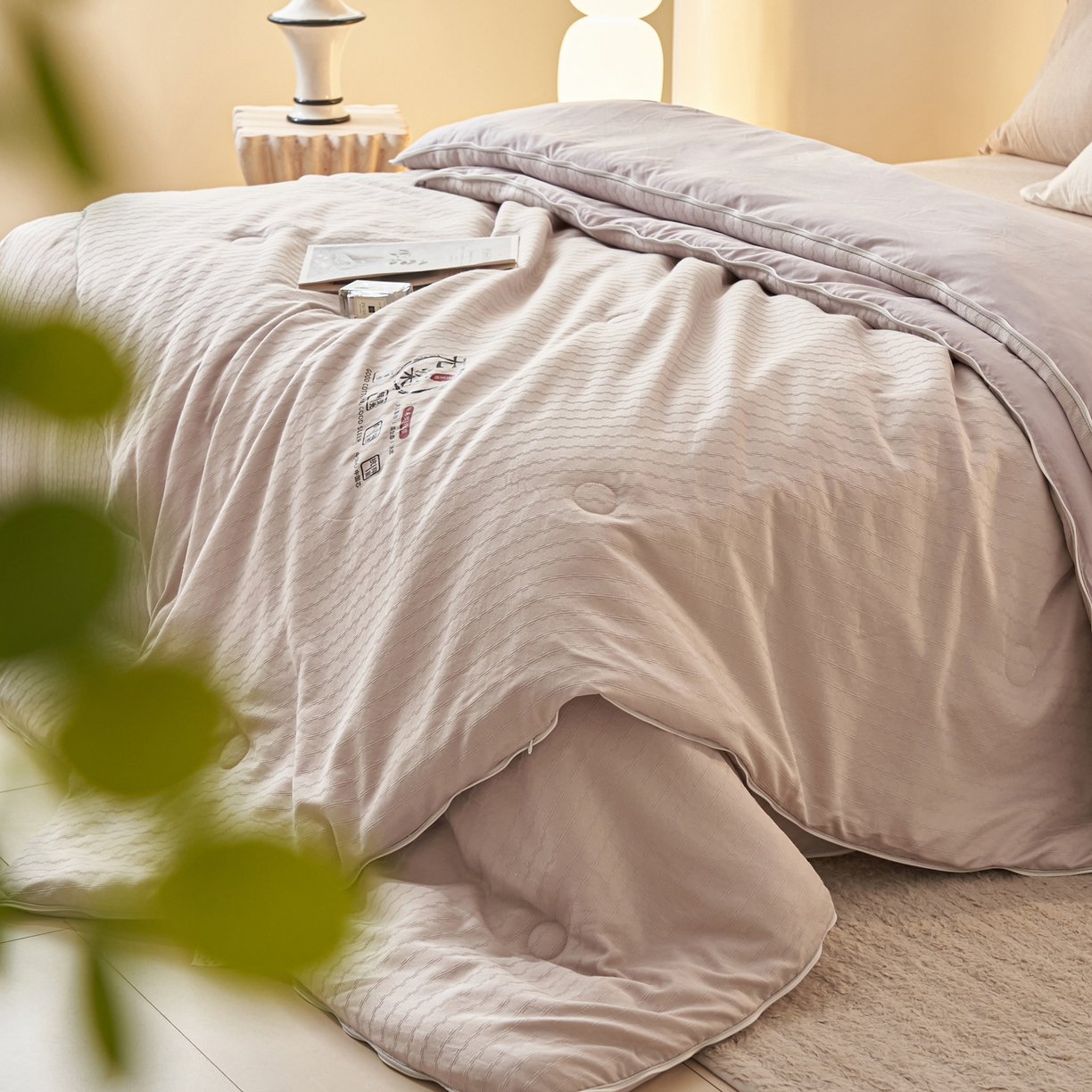 91家纺网 家纺一手货源 找家纺 子由家居 2025新款水洗长城格提花子母被被子被芯 长城格-浅灰