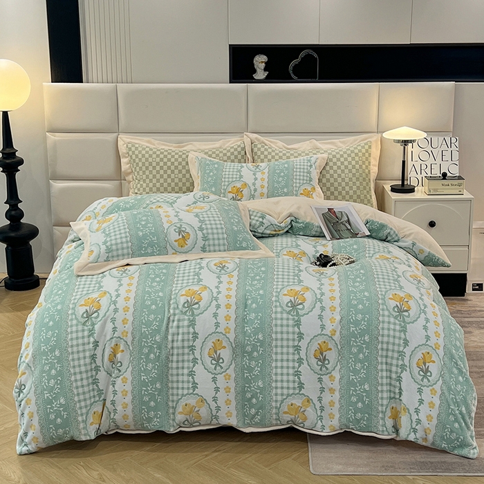 花香四季家纺 2025新款全消光工艺320克牛奶绒四件套 花恋