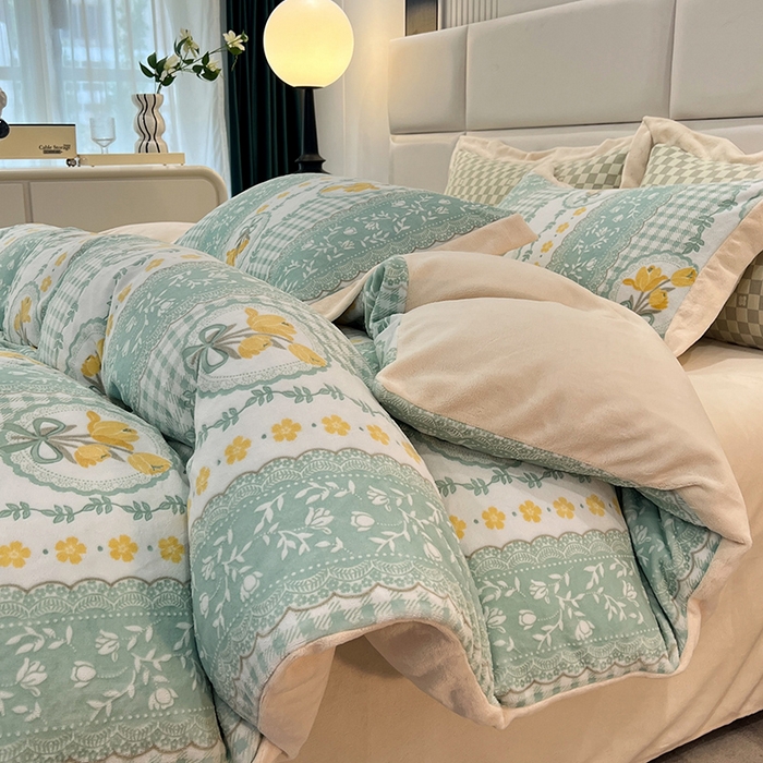 91家纺网 家纺一手货源 找家纺 花香四季家纺 2025新款全消光工艺320克牛奶绒四件套 花恋