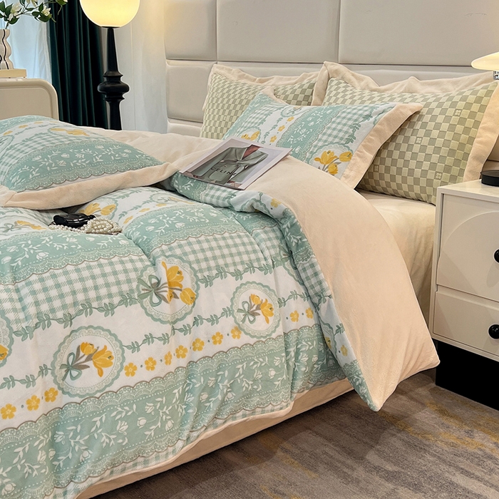 91家纺网 家纺一手货源 找家纺 花香四季家纺 2025新款全消光工艺320克牛奶绒四件套 花恋