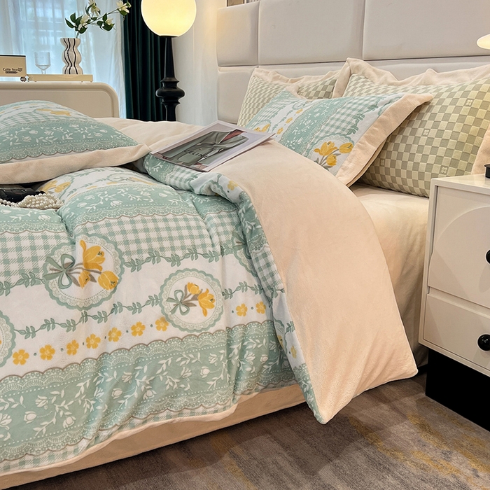 91家纺网 家纺一手货源 找家纺 花香四季家纺 2025新款全消光工艺320克牛奶绒四件套 花恋