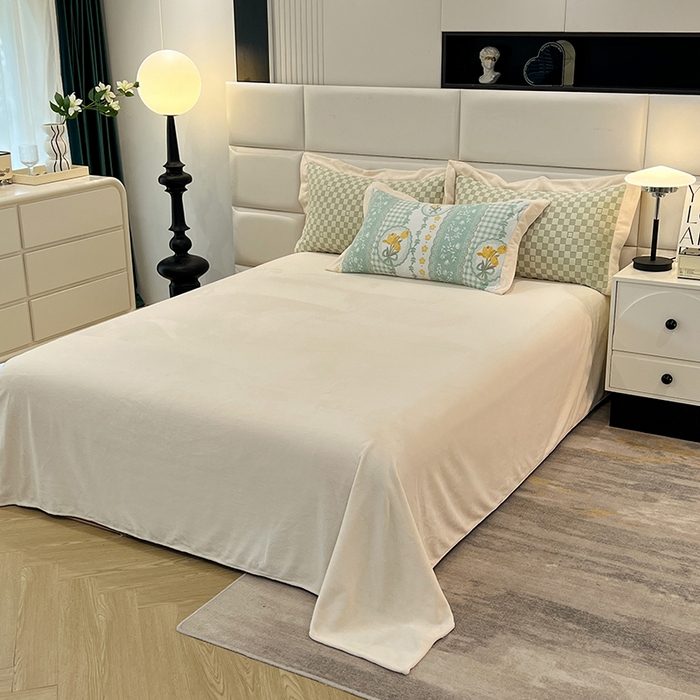 91家纺网 家纺一手货源 找家纺 花香四季家纺 2025新款全消光工艺320克牛奶绒四件套 花恋