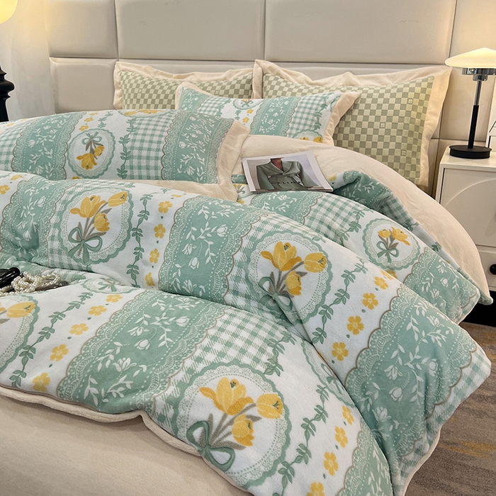 91家纺网 家纺一手货源 找家纺 花香四季家纺 2025新款全消光工艺320克牛奶绒四件套 花恋