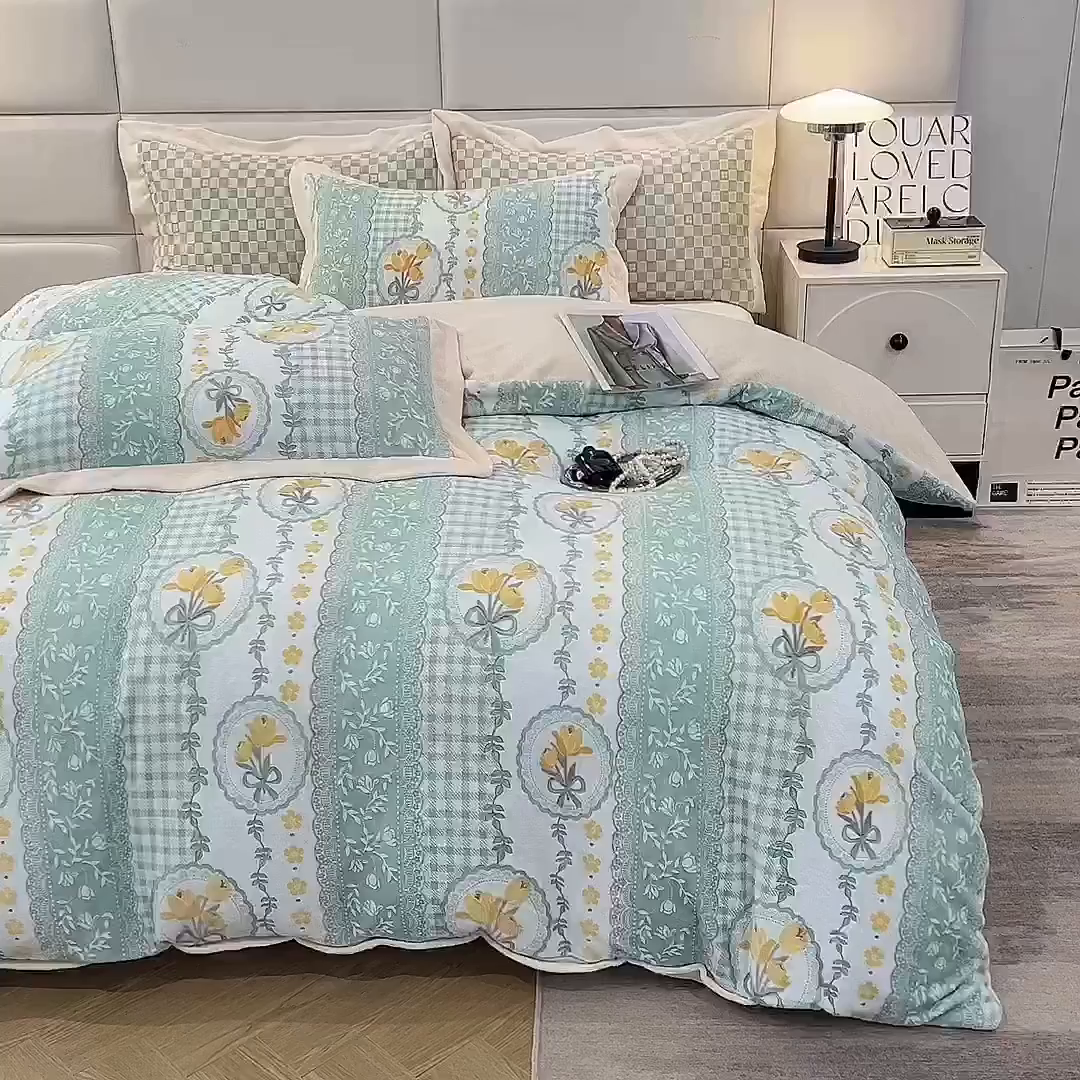 91家纺网 家纺一手货源 找家纺 花香四季家纺 2025新款全消光工艺320克牛奶绒四件套 花恋