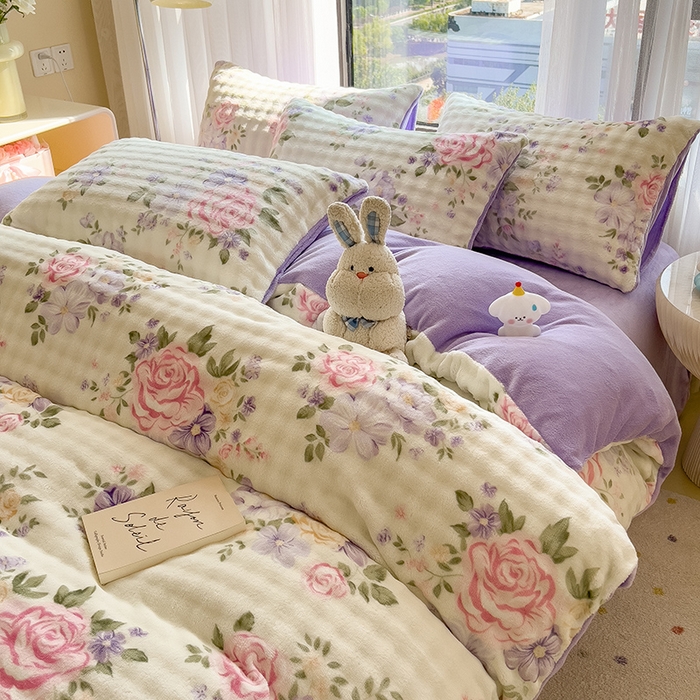 91家纺网 家纺一手货源 找家纺 摩妮卡 2025新款小清新加厚260克牛奶绒泡泡绒四件套 幽香恋曲