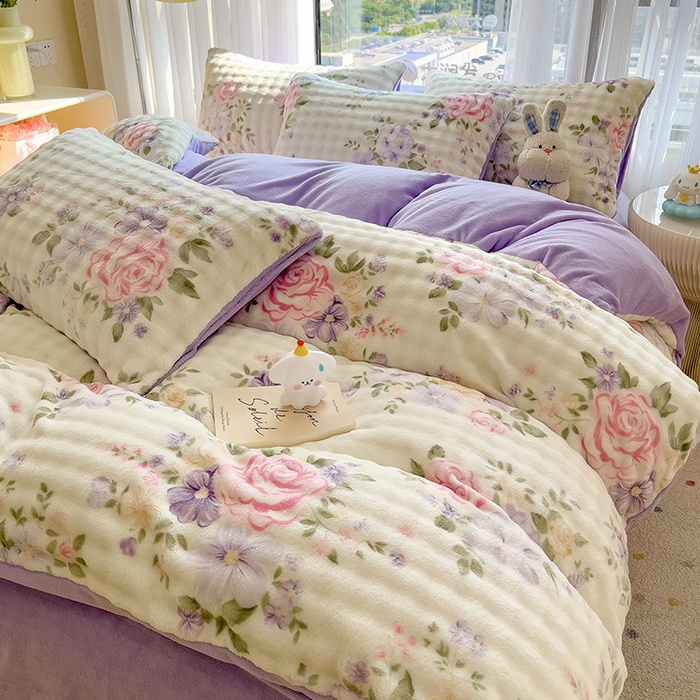 91家纺网 家纺一手货源 找家纺 摩妮卡 2025新款小清新加厚260克牛奶绒泡泡绒四件套 幽香恋曲