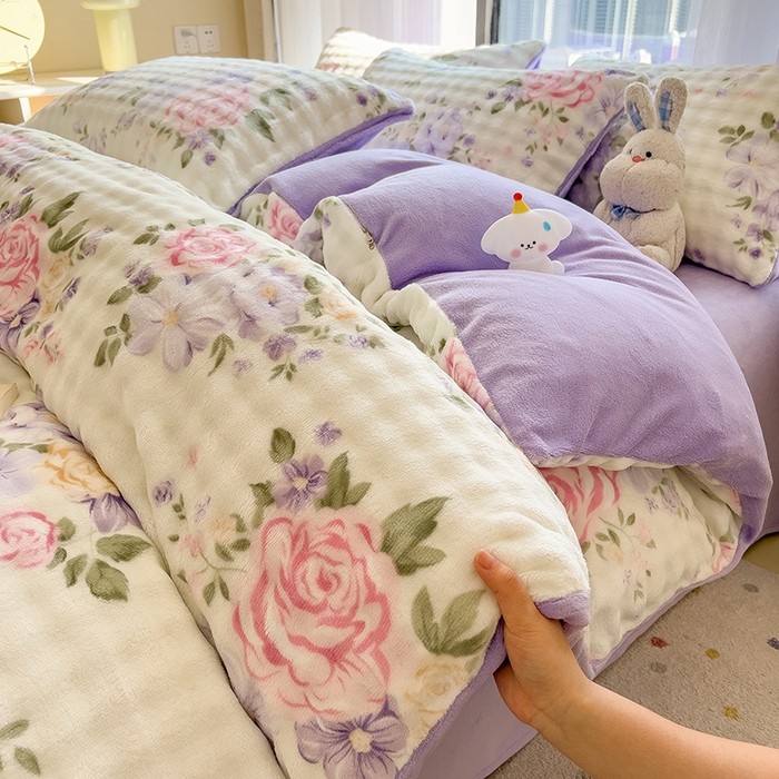 91家纺网 家纺一手货源 找家纺 摩妮卡 2025新款小清新加厚260克牛奶绒泡泡绒四件套 幽香恋曲