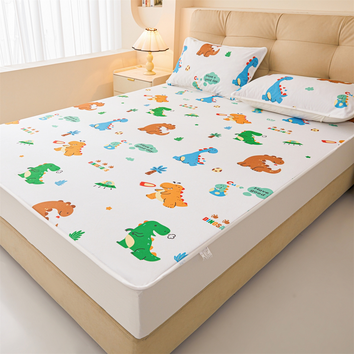 91家纺网 家纺一手货源 找家纺 雯豆家纺 2025新款TPU防水隔尿床笠防脏垫单床笠床笠单件 防水床笠-小恐龙