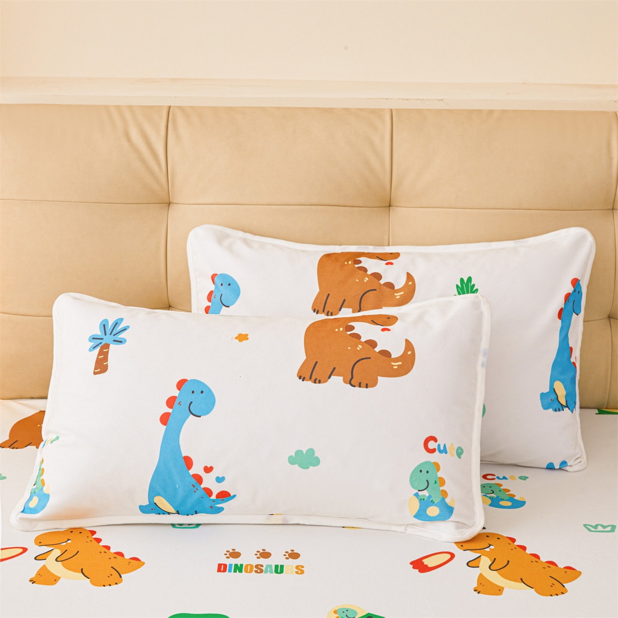 91家纺网 家纺一手货源 找家纺 雯豆家纺 2025新款TPU防水隔尿床笠防脏垫单床笠床笠单件 防水床笠-小恐龙