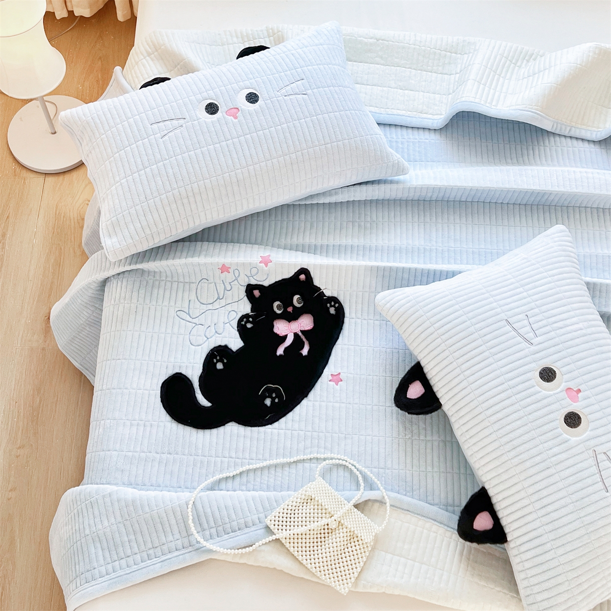 91家纺网 家纺一手货源 找家纺 （总）曼町家居 2025新款秋冬加厚牛奶绒防滑单床盖系列