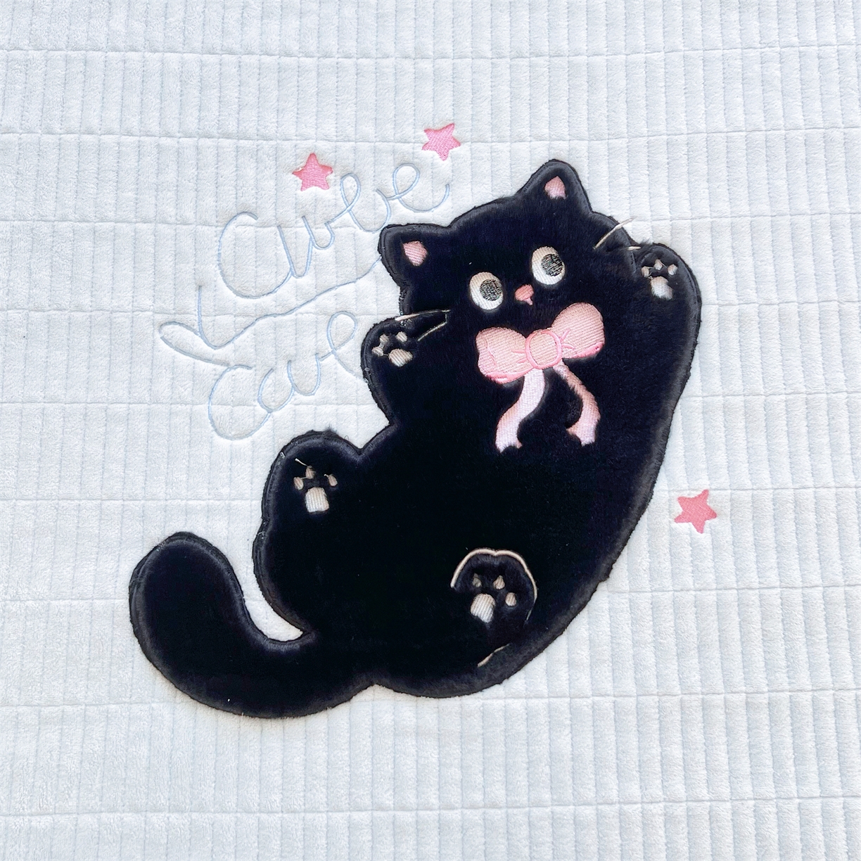 91家纺网 家纺一手货源 找家纺 （总）曼町家居 2025新款秋冬加厚牛奶绒防滑单床盖系列