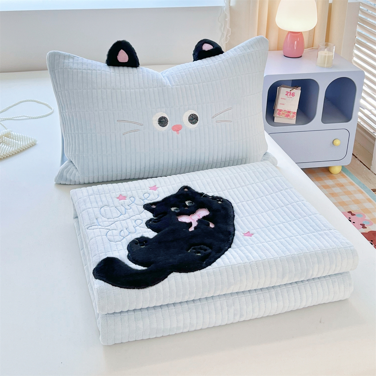 91家纺网 家纺一手货源 找家纺 （总）曼町家居 2025新款秋冬加厚牛奶绒防滑单床盖系列