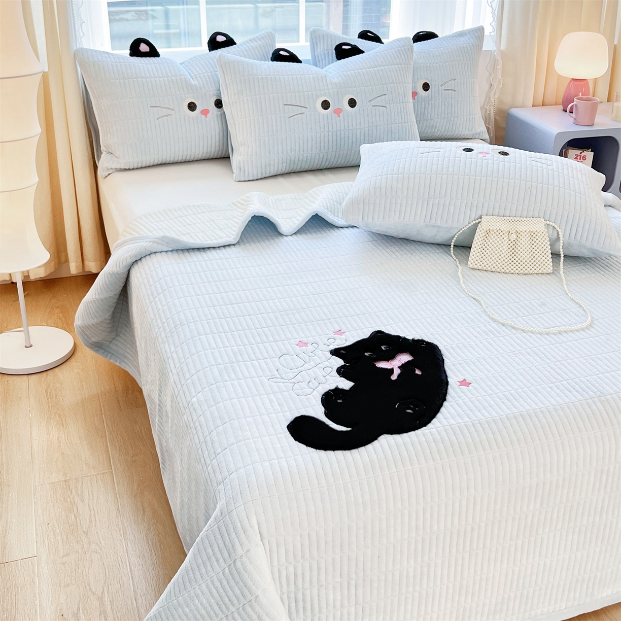 91家纺网 家纺一手货源 找家纺 曼町家居 2025新款秋冬加厚牛奶绒防滑单床盖系列 尤米-天空蓝