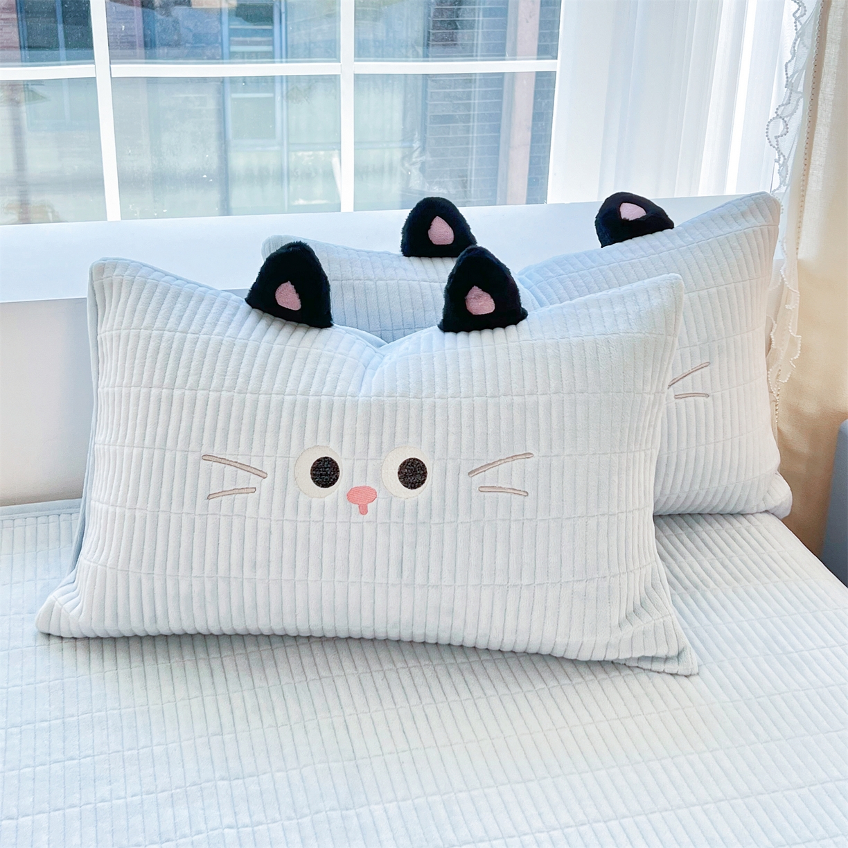 91家纺网 家纺一手货源 找家纺 曼町家居 2025新款秋冬加厚牛奶绒防滑单床盖系列 尤米-天空蓝