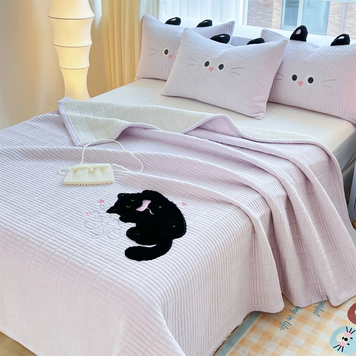 91家纺网 家纺一手货源 找家纺 曼町家居 2025新款秋冬加厚牛奶绒防滑单床盖系列 尤米-梦幻紫