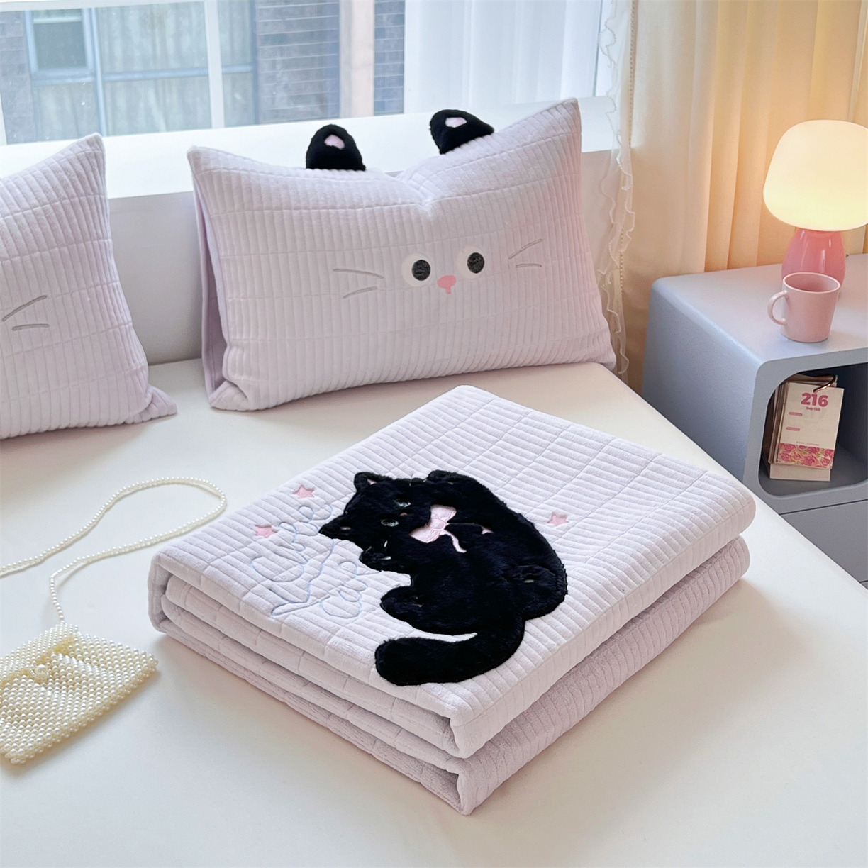 91家纺网 家纺一手货源 找家纺 曼町家居 2025新款秋冬加厚牛奶绒防滑单床盖系列 尤米-梦幻紫