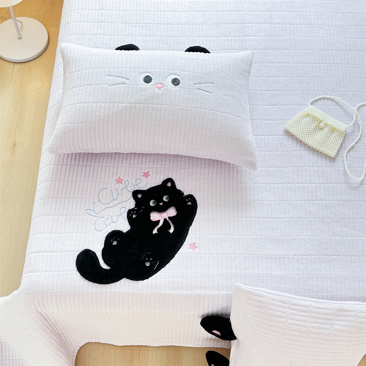 91家纺网 家纺一手货源 找家纺 曼町家居 2025新款秋冬加厚牛奶绒防滑单床盖系列 尤米-梦幻紫