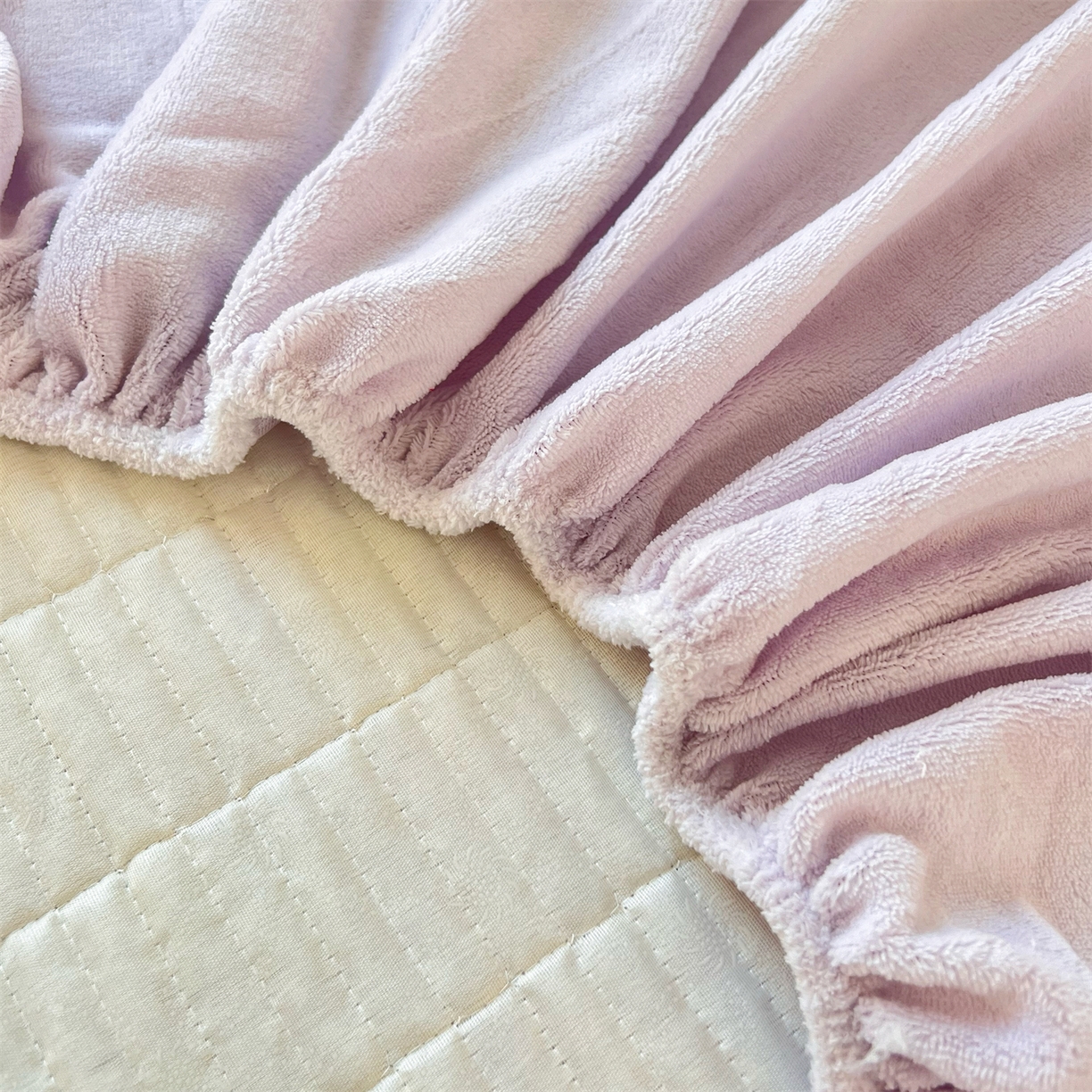 91家纺网 家纺一手货源 找家纺 （总）曼町家居 2025新款秋冬加厚牛奶绒防滑单床笠系列