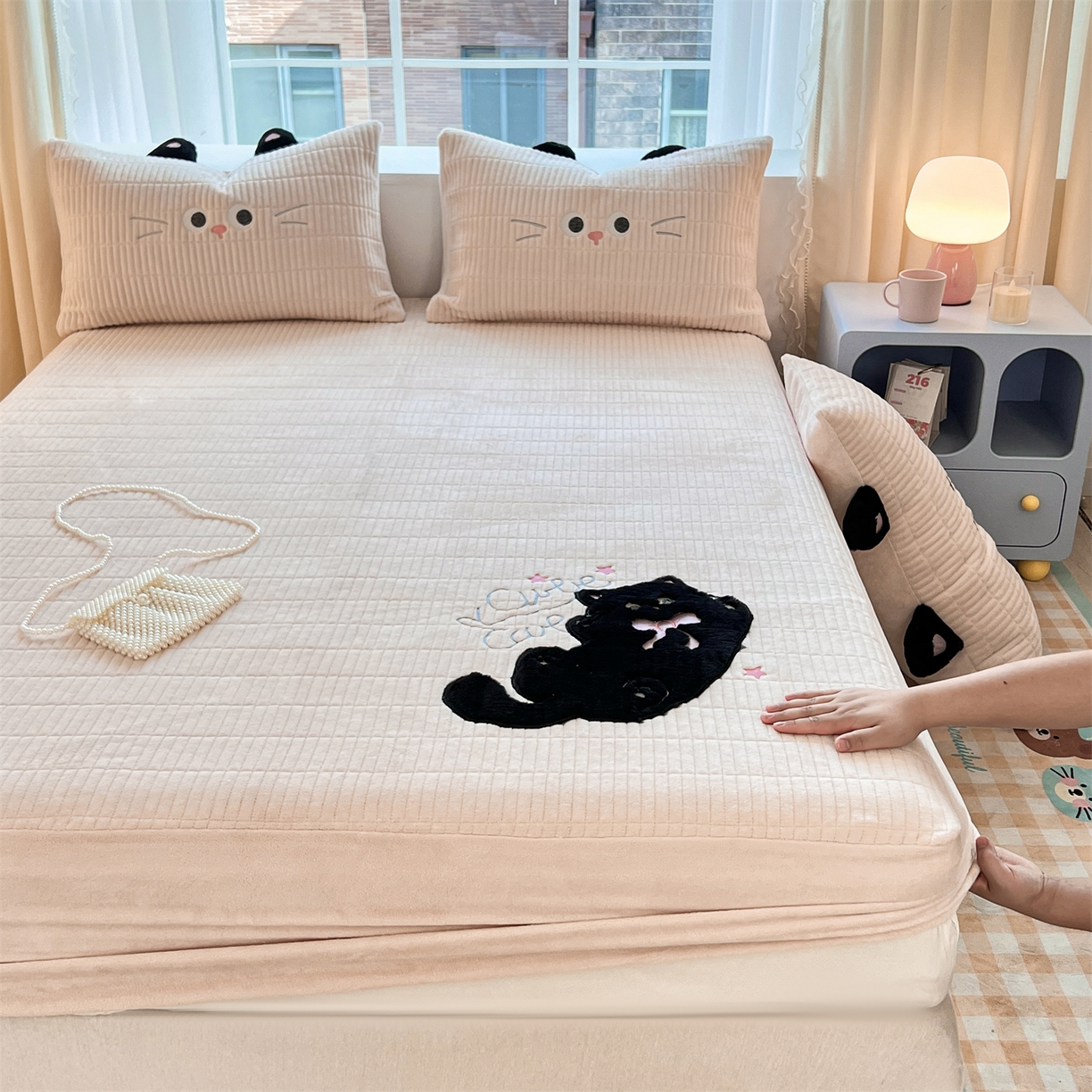 91家纺网 家纺一手货源 找家纺 （总）曼町家居 2025新款秋冬加厚牛奶绒防滑单床笠系列