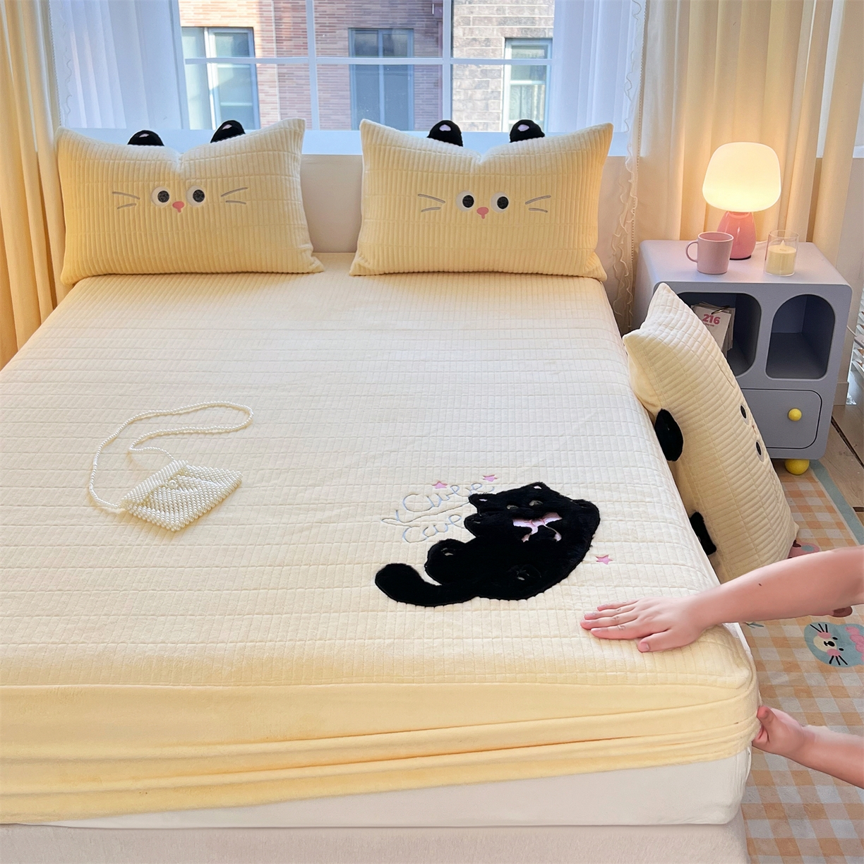 91家纺网 家纺一手货源 找家纺 （总）曼町家居 2025新款秋冬加厚牛奶绒防滑单床笠系列