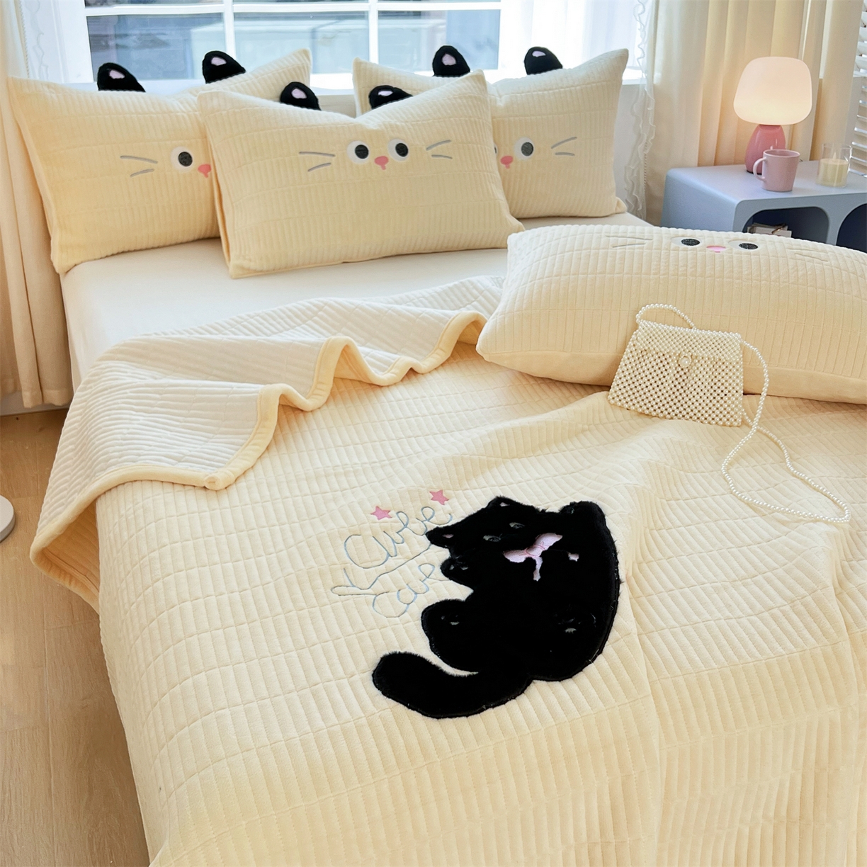 91家纺网 家纺一手货源 找家纺 曼町家居 2025新款秋冬加厚牛奶绒防滑单床盖系列 尤米-芝士黄