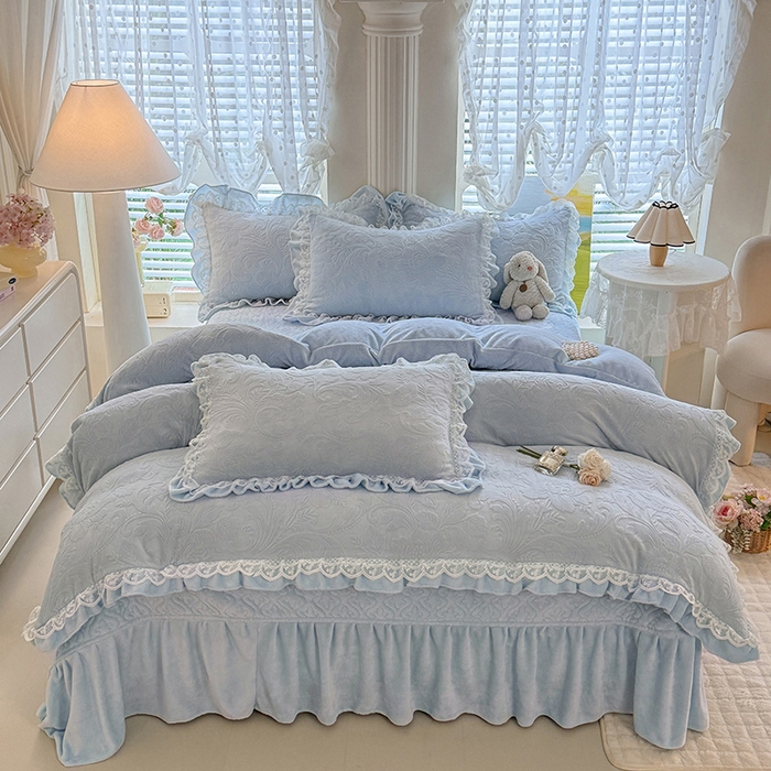 91家纺网 家纺一手货源 找家纺 绒棉世家 2025秋冬新款法式韩版花边款加厚牛奶绒双面宝宝绒四件套 秘密花园-兰