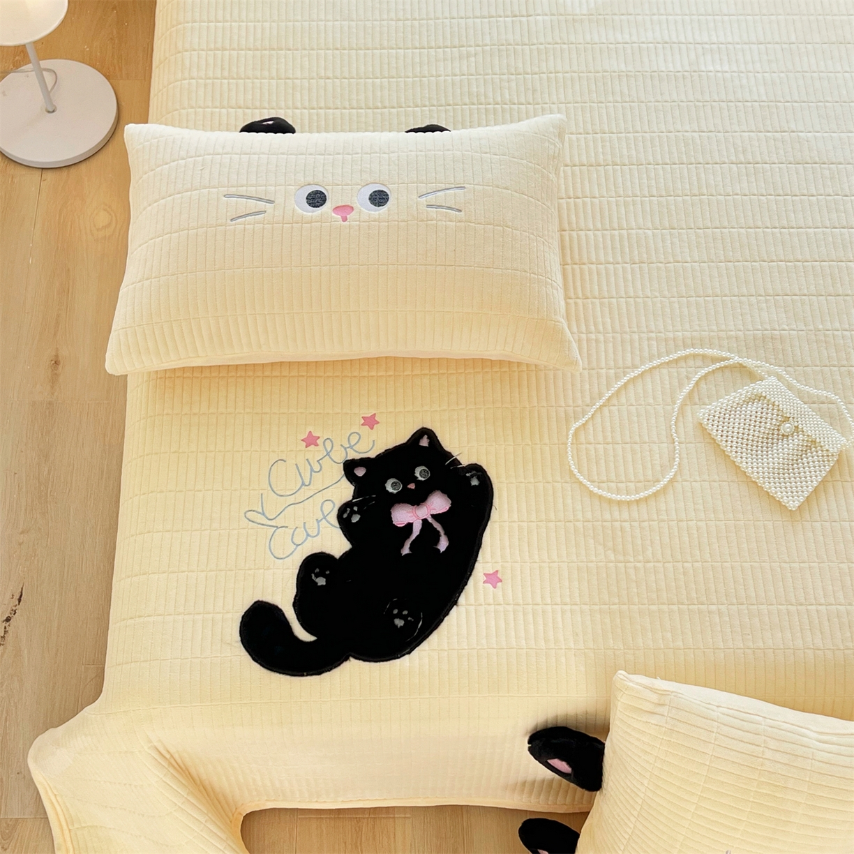 91家纺网 家纺一手货源 找家纺 曼町家居 2025新款秋冬加厚牛奶绒防滑单床盖系列 尤米-芝士黄