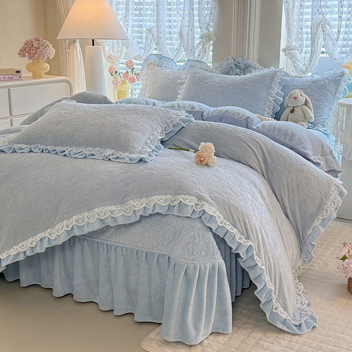 91家纺网 家纺一手货源 找家纺 绒棉世家 2025秋冬新款法式韩版花边款加厚牛奶绒双面宝宝绒四件套 秘密花园-兰