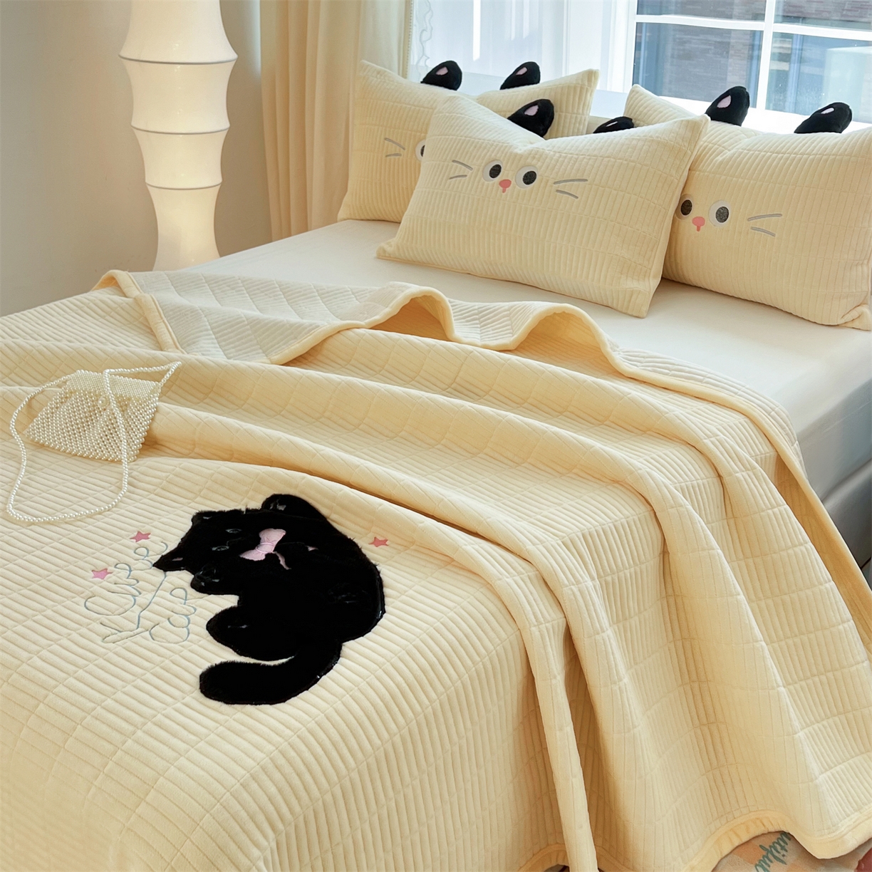 91家纺网 家纺一手货源 找家纺 曼町家居 2025新款秋冬加厚牛奶绒防滑单床盖系列 尤米-芝士黄