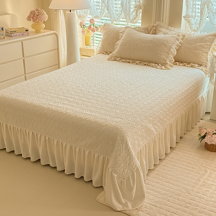 91家纺网 家纺一手货源 找家纺 绒棉世家 2025秋冬新款法式韩版花边款加厚牛奶绒双面宝宝绒四件套 秘密花园-米白