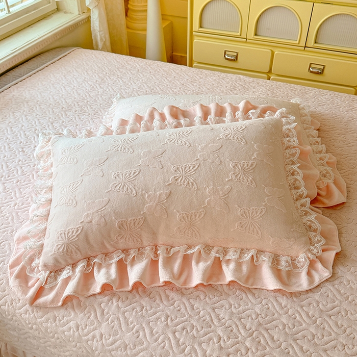 91家纺网 家纺一手货源 找家纺 绒棉世家 2025秋冬新款法式韩版花边款加厚牛奶绒双面宝宝绒四件套 艾薇尔-粉