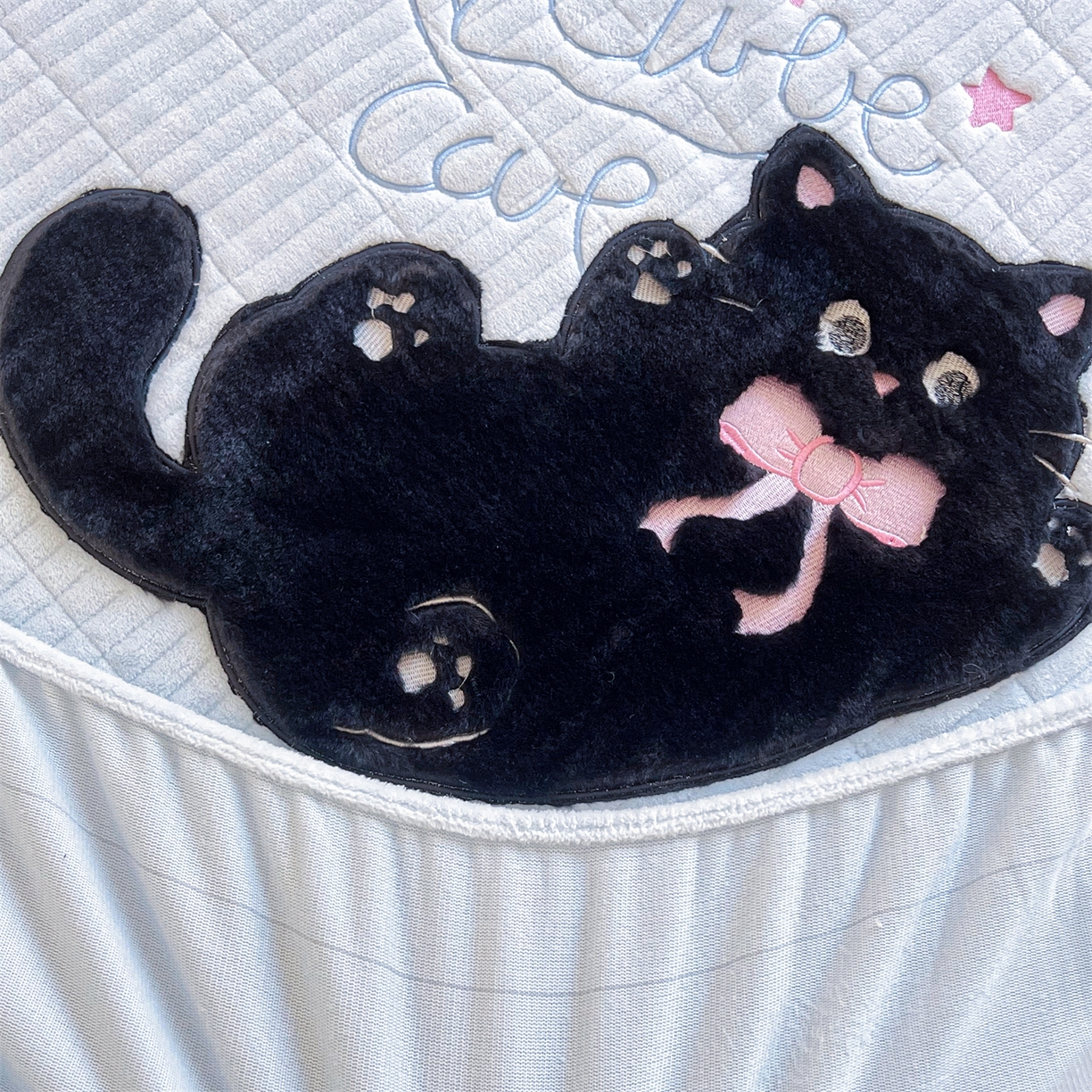 91家纺网 家纺一手货源 找家纺 曼町家居 2025新款秋冬加厚牛奶绒防滑单床笠系列 尤米-天空蓝