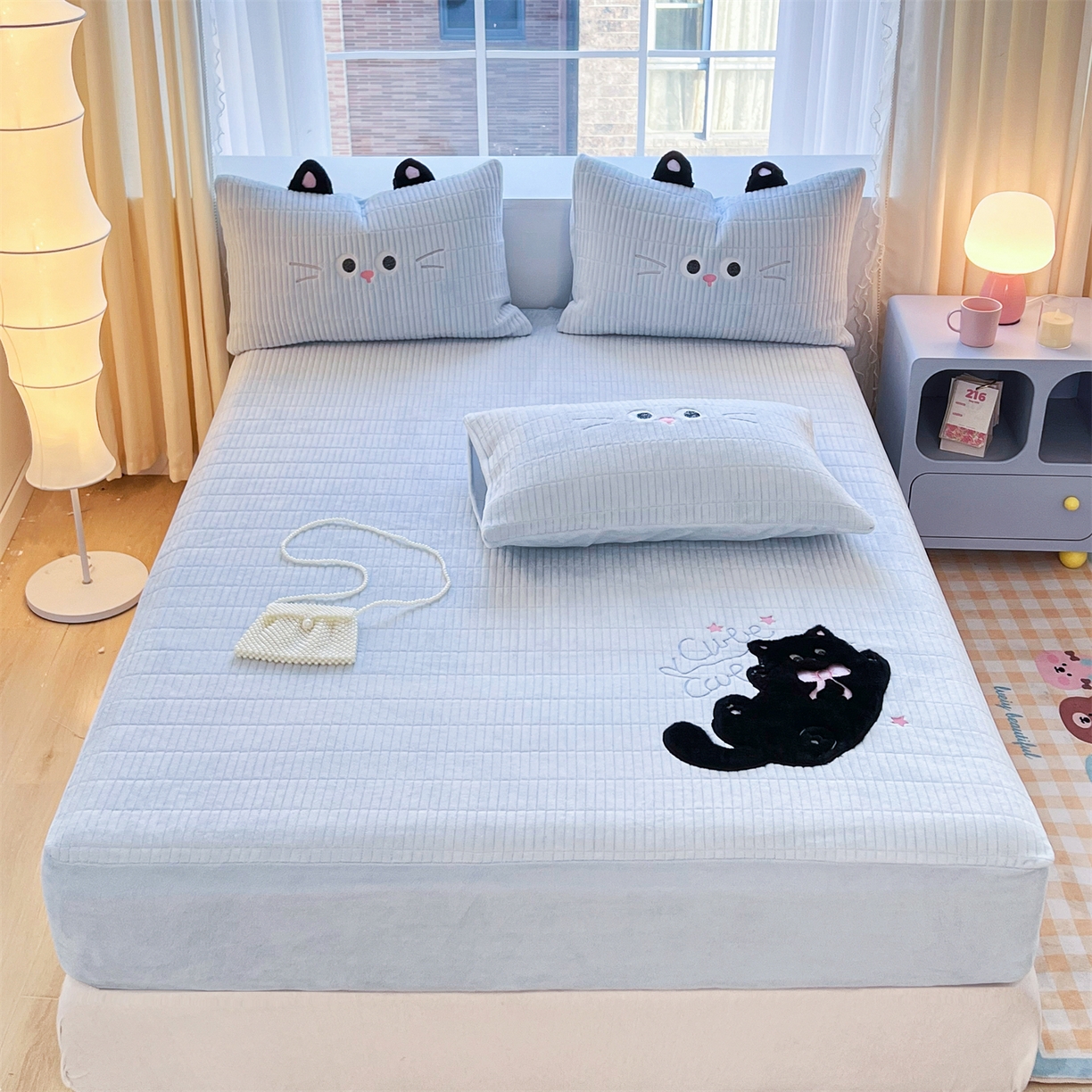 91家纺网 家纺一手货源 找家纺 曼町家居 2025新款秋冬加厚牛奶绒防滑单床笠系列 尤米-天空蓝