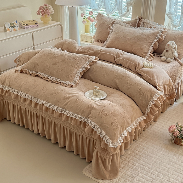 91家纺网 家纺一手货源 找家纺 绒棉世家 2025秋冬新款法式韩版花边款加厚牛奶绒双面宝宝绒四件套 艾薇尔-咖