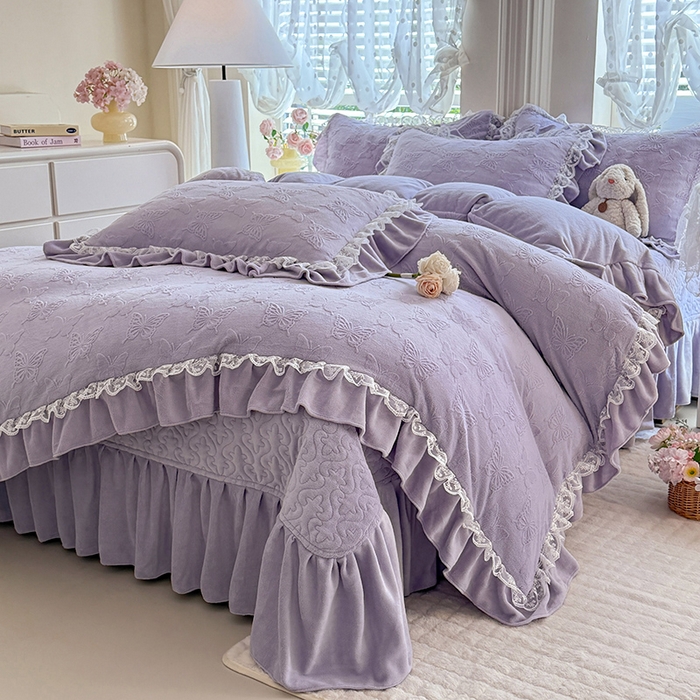 91家纺网 家纺一手货源 找家纺 绒棉世家 2025秋冬新款法式韩版花边款加厚牛奶绒双面宝宝绒四件套 艾薇尔-紫