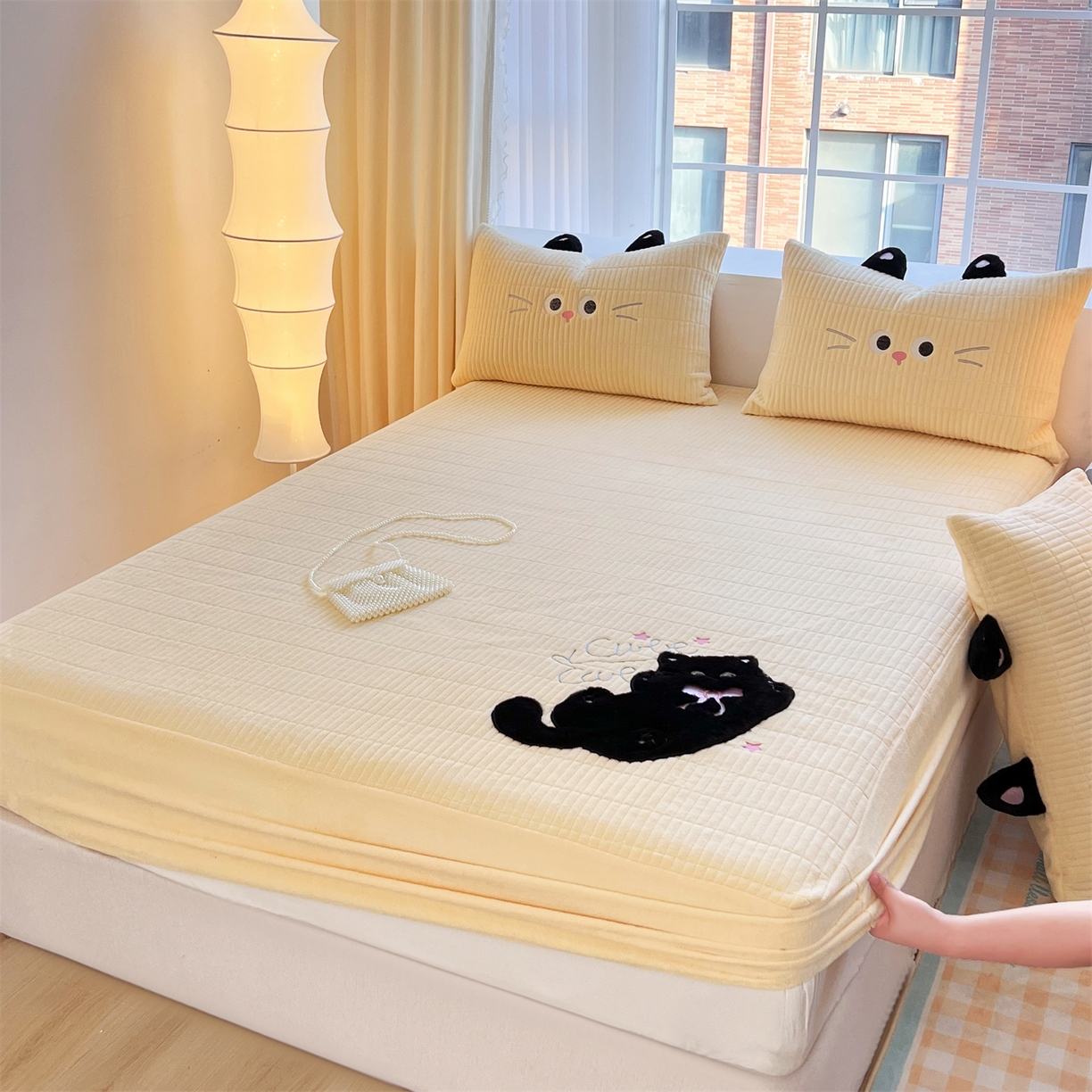 91家纺网 家纺一手货源 找家纺 曼町家居 2025新款秋冬加厚牛奶绒防滑单床笠系列 尤米-芝士黄