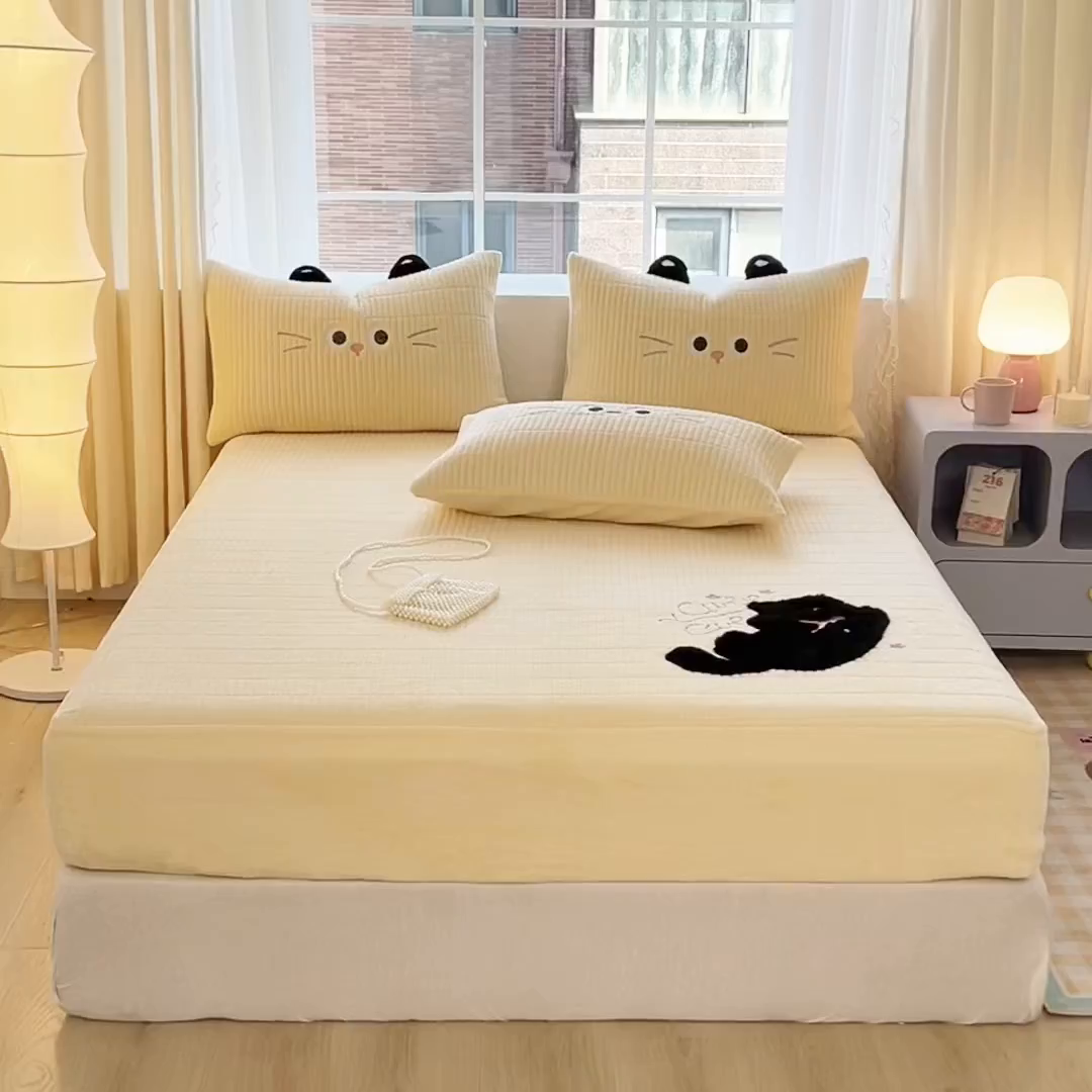 91家纺网 家纺一手货源 找家纺 曼町家居 2025新款秋冬加厚牛奶绒防滑单床笠系列 尤米-芝士黄