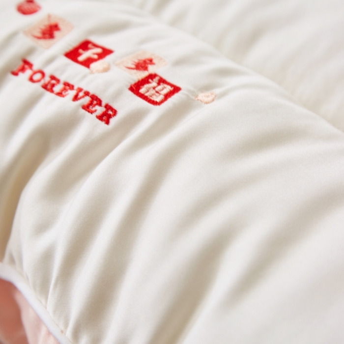 91家纺网 家纺一手货源 找家纺 万聚凯枕芯 2025新款莫代尔枕头枕芯 石榴红了