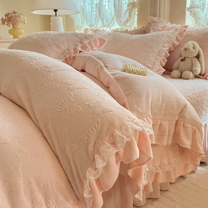 91家纺网 家纺一手货源 找家纺 （总）绒棉世家 2025秋冬新款法式韩版花边款加厚牛奶绒双面宝宝绒四件套